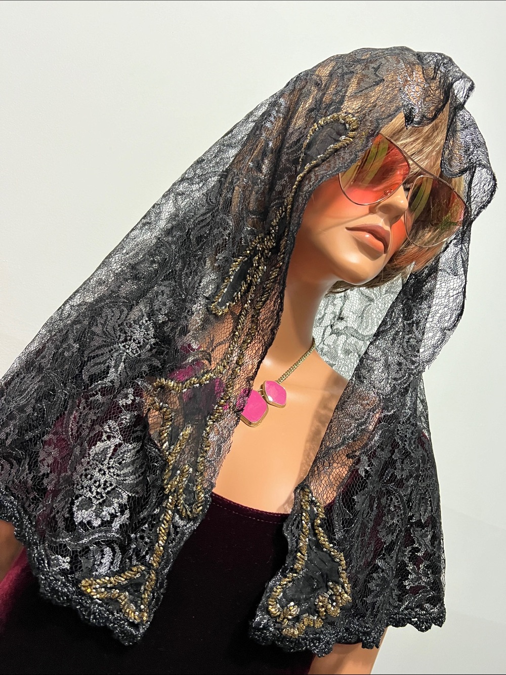 Church Aristocratic Ladies mantilla/veil French style Gold Accent